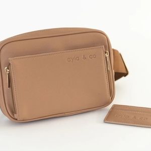 Ayla & Co Fanny pack and card holder,rose gold new 9x6